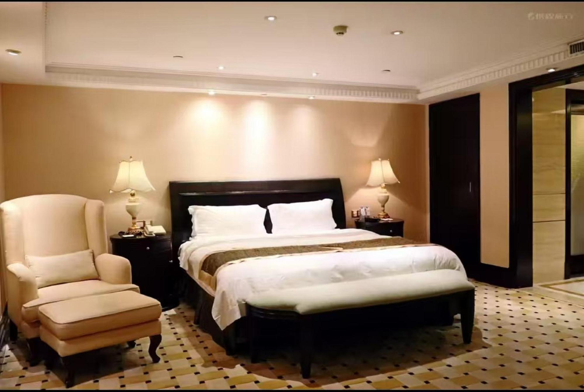 Royal Mediterranean Hotel Guangzhou Exterior foto