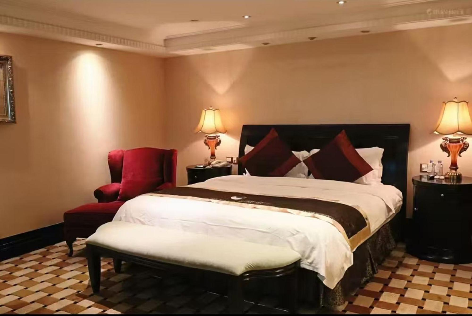 Royal Mediterranean Hotel Guangzhou Exterior foto