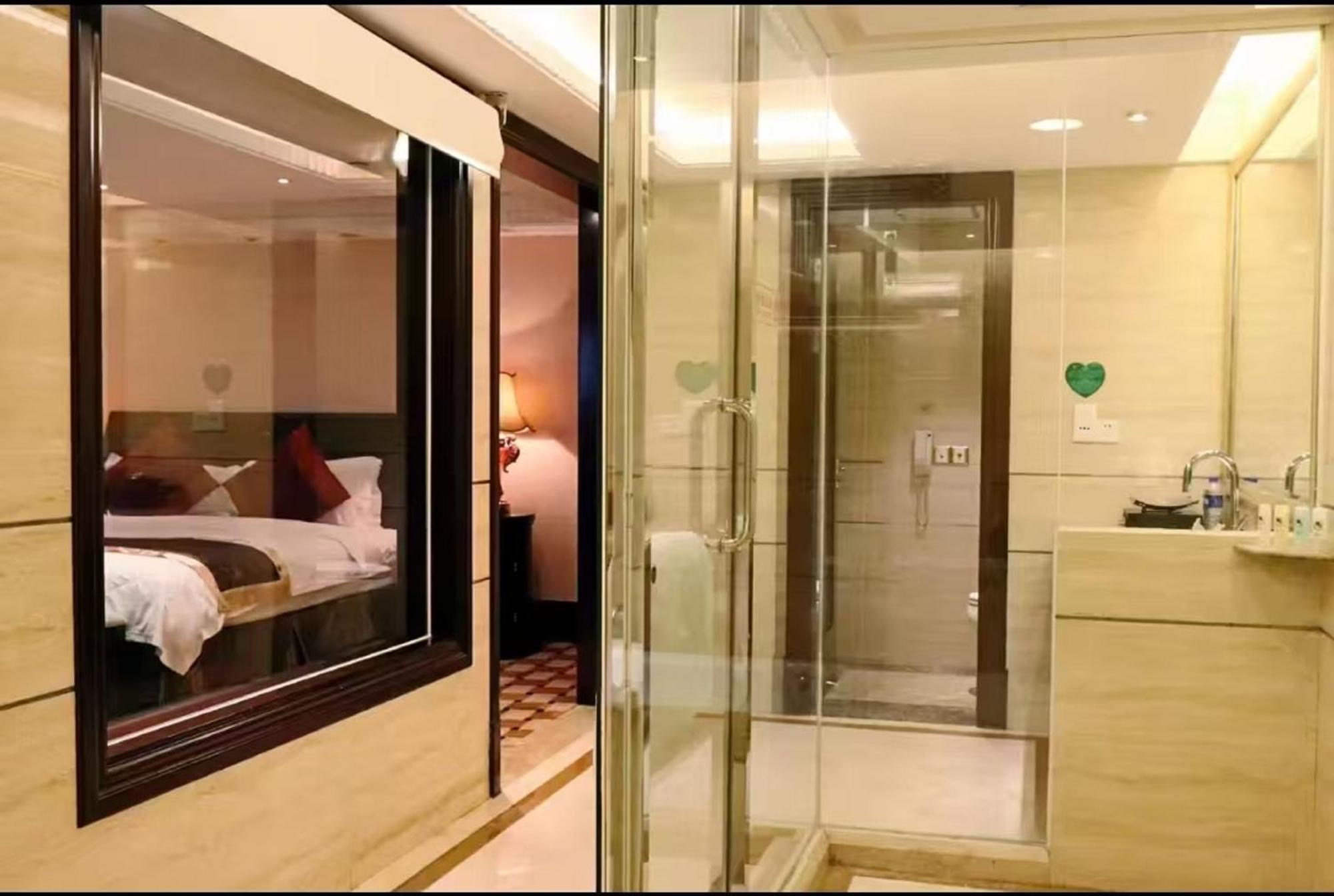 Royal Mediterranean Hotel Guangzhou Exterior foto